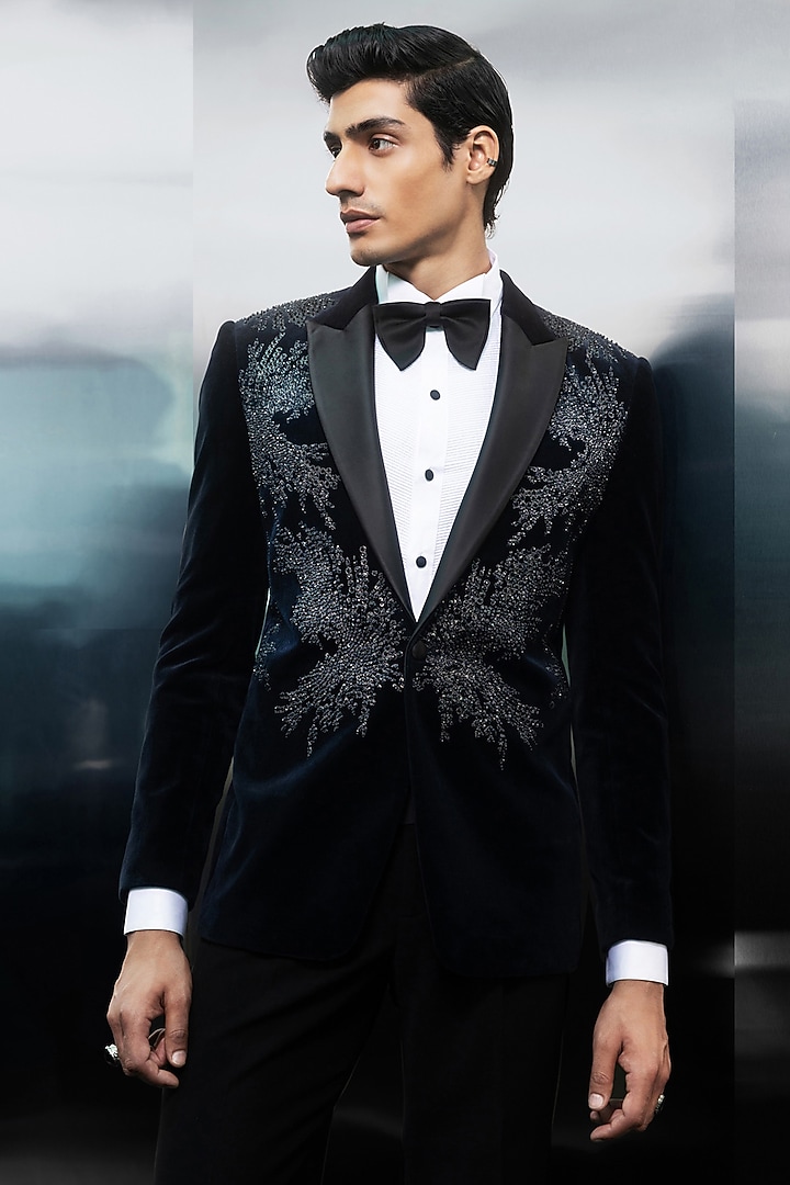 Black Velvet Tuxedo Set by Rohit Gandhi & Rahul Khanna Men at Pernia's Pop Up Shop