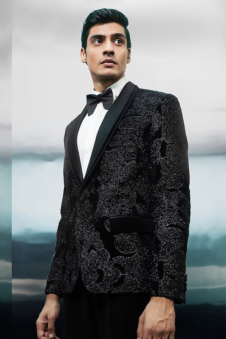 Black Velvet Embellished Tuxedo Set by Rohit Gandhi & Rahul Khanna Men at Pernia's Pop Up Shop