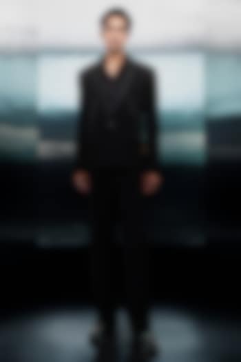 Black Crepe Beaded Tuxedo Set by Rohit Gandhi & Rahul Khanna Men at Pernia's Pop Up Shop