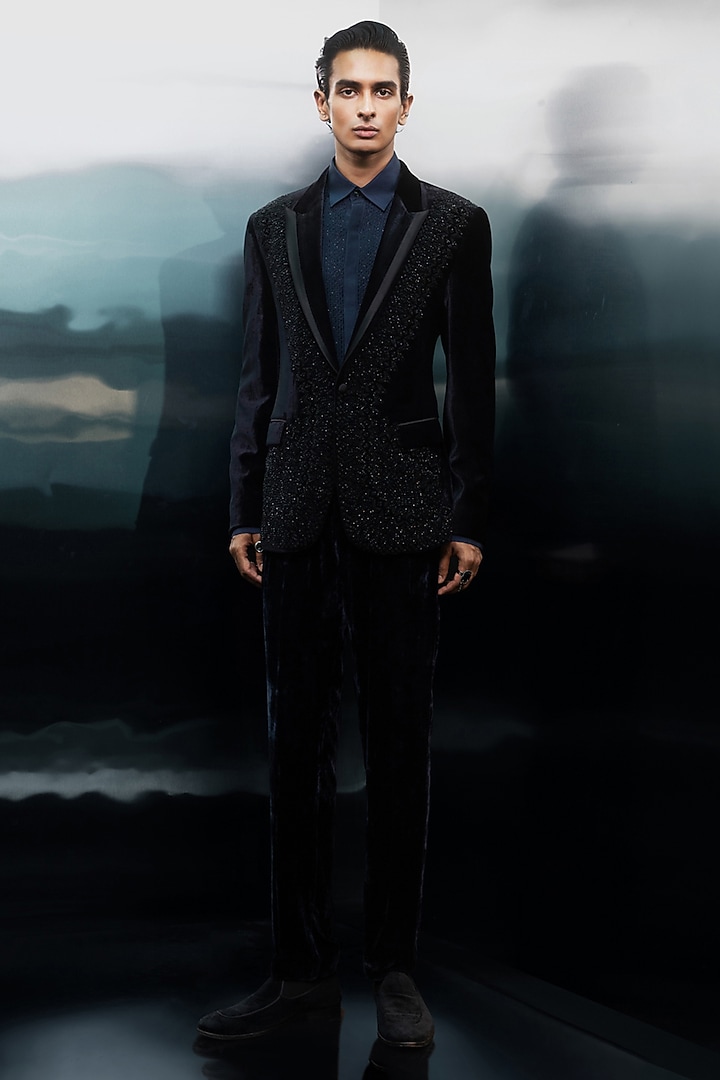 Black Velvet Bead Embellished Tuxedo Set by Rohit Gandhi & Rahul Khanna Men at Pernia's Pop Up Shop