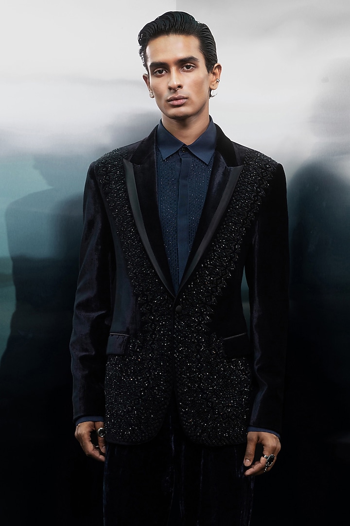 Black Velvet Bead Embellished Tuxedo Set by Rohit Gandhi & Rahul Khanna Men at Pernia's Pop Up Shop