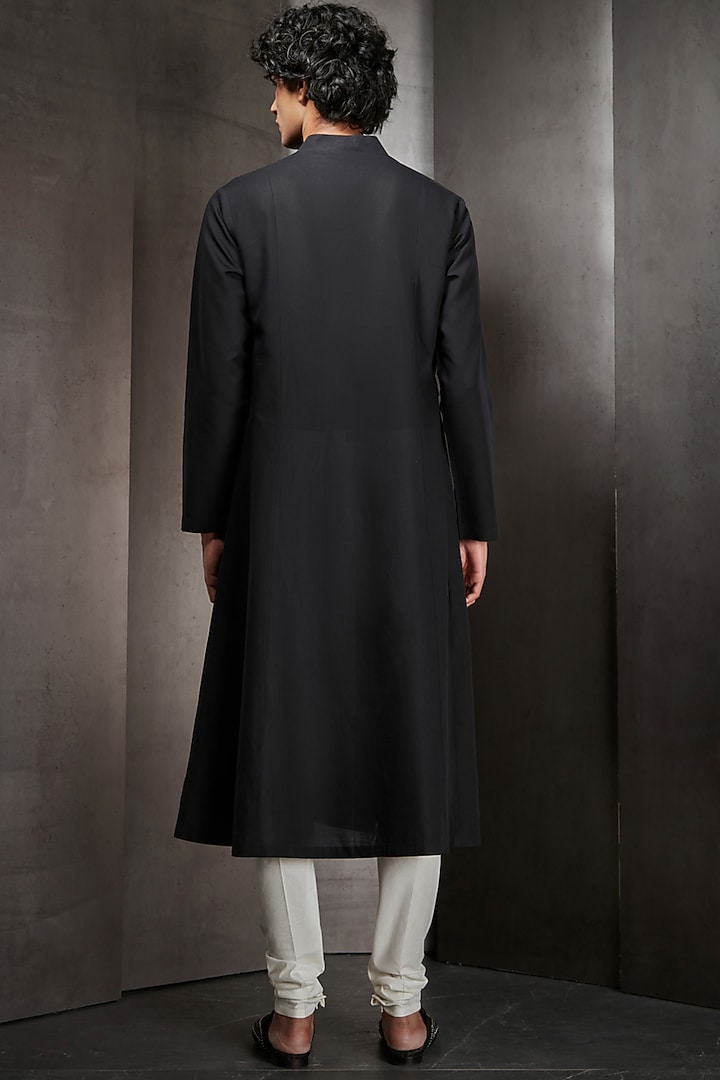 Black Cotton Wrap Kurta Set by Rohit Gandhi & Rahul Khanna Men at Pernia's Pop Up Shop