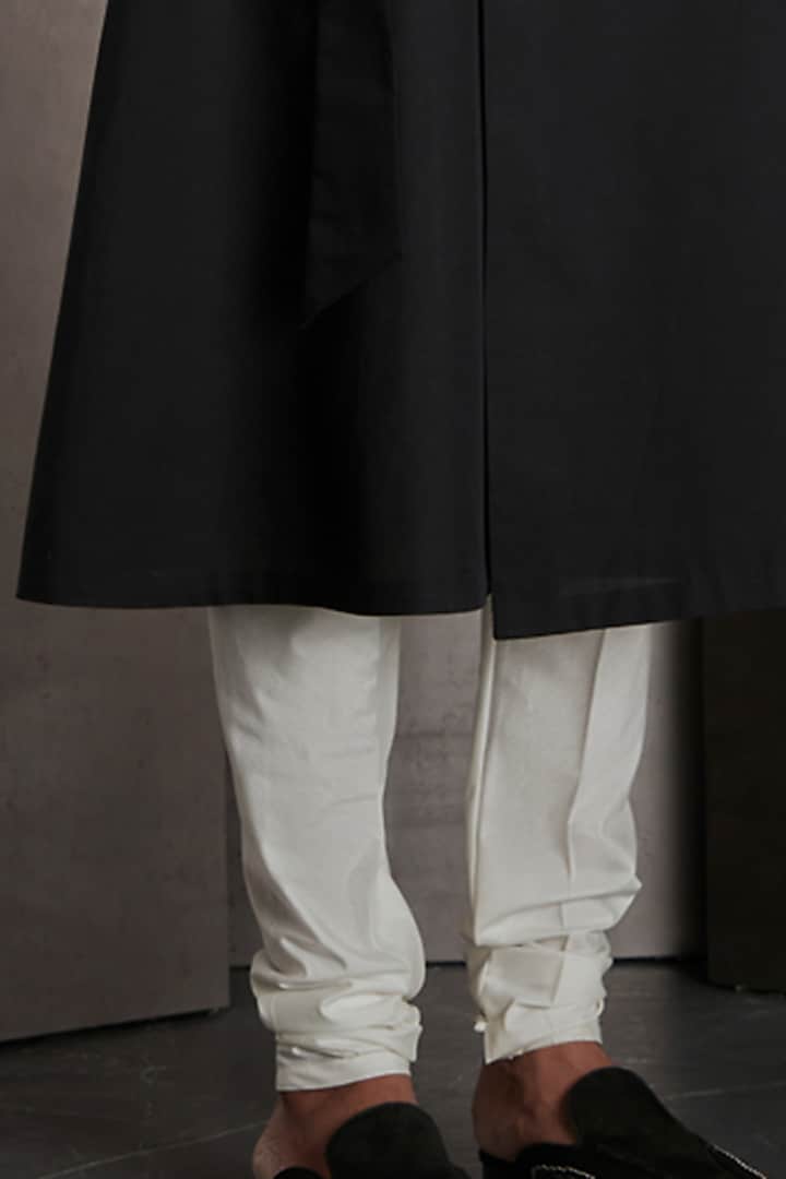 Black Cotton Wrap Kurta Set by Rohit Gandhi & Rahul Khanna Men at Pernia's Pop Up Shop