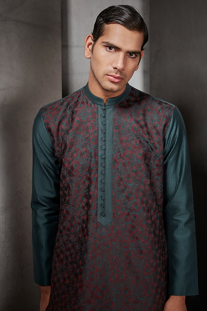 Emerald Green Chanderi Thread Embroidered Kurta Set by Rohit Gandhi & Rahul Khanna Men at Pernia's Pop Up Shop
