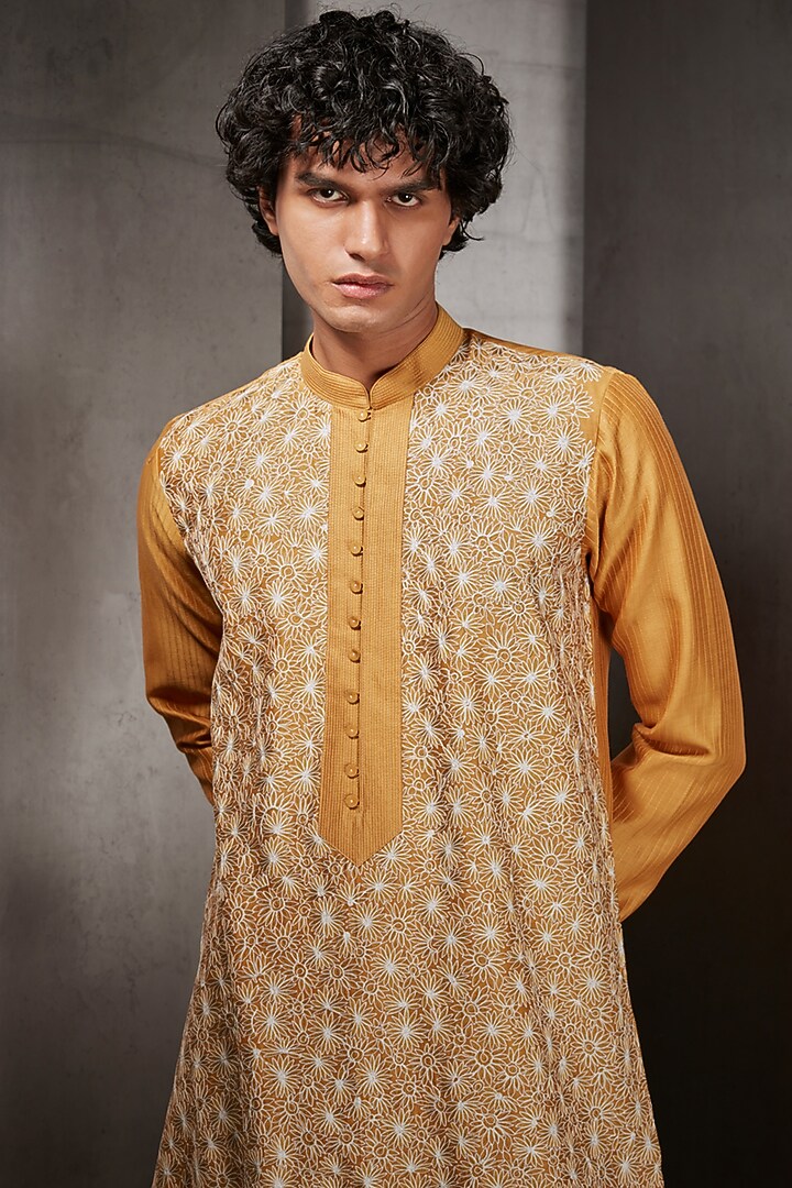 Yellow Chanderi Hand Embroidered Kurta Set by Rohit Gandhi & Rahul Khanna Men at Pernia's Pop Up Shop