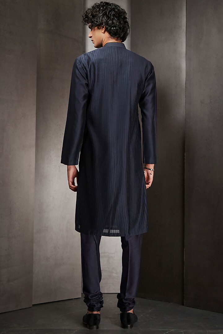 Navy Blue Silk Thread Embroidered Kurta Set by Rohit Gandhi & Rahul Khanna Men at Pernia's Pop Up Shop