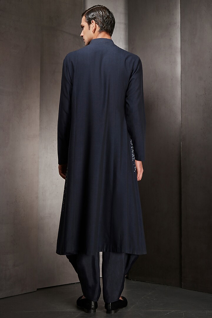 Navy Blue Thread Embroidered Kurta by Rohit Gandhi & Rahul Khanna Men at Pernia's Pop Up Shop