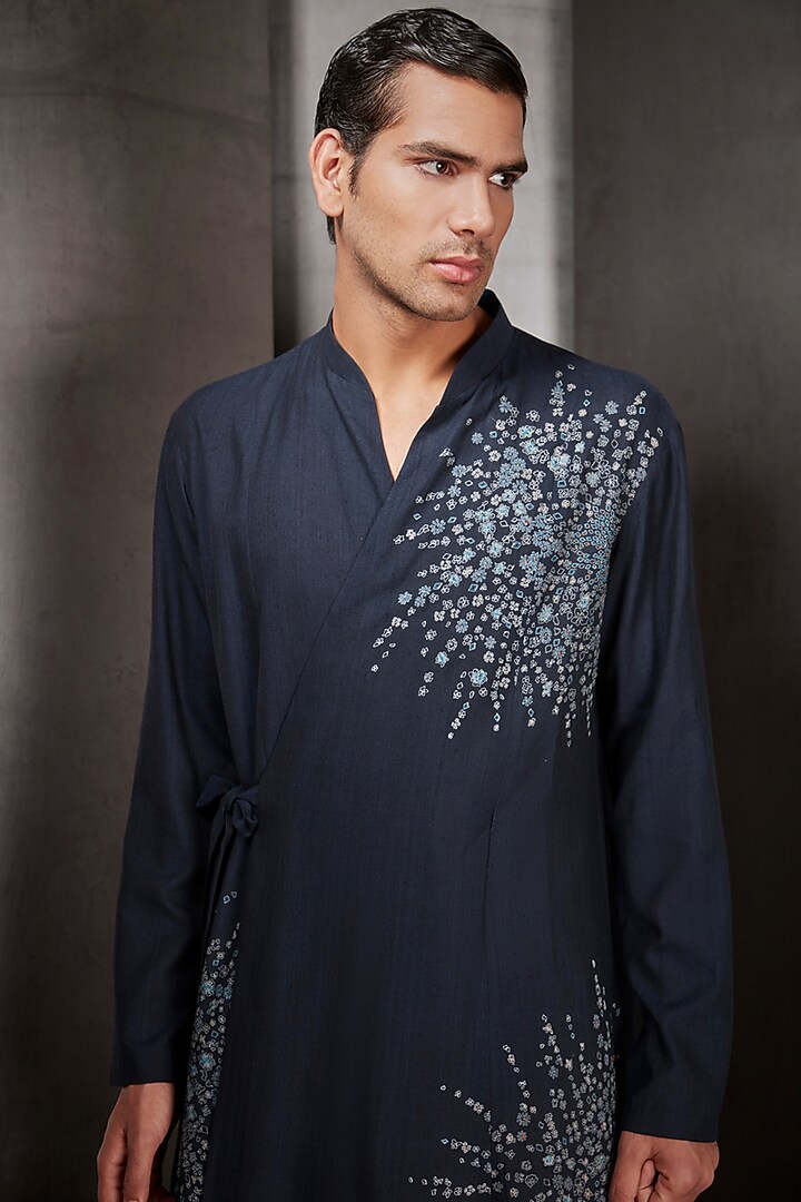 Navy Blue Thread Embroidered Kurta by Rohit Gandhi & Rahul Khanna Men at Pernia's Pop Up Shop
