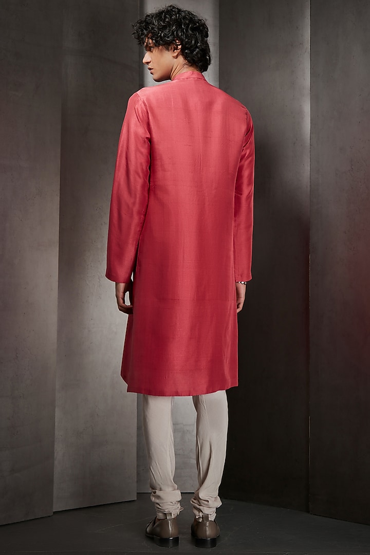 Faded Red Hand Embroidered Kurta by Rohit Gandhi & Rahul Khanna Men at Pernia's Pop Up Shop