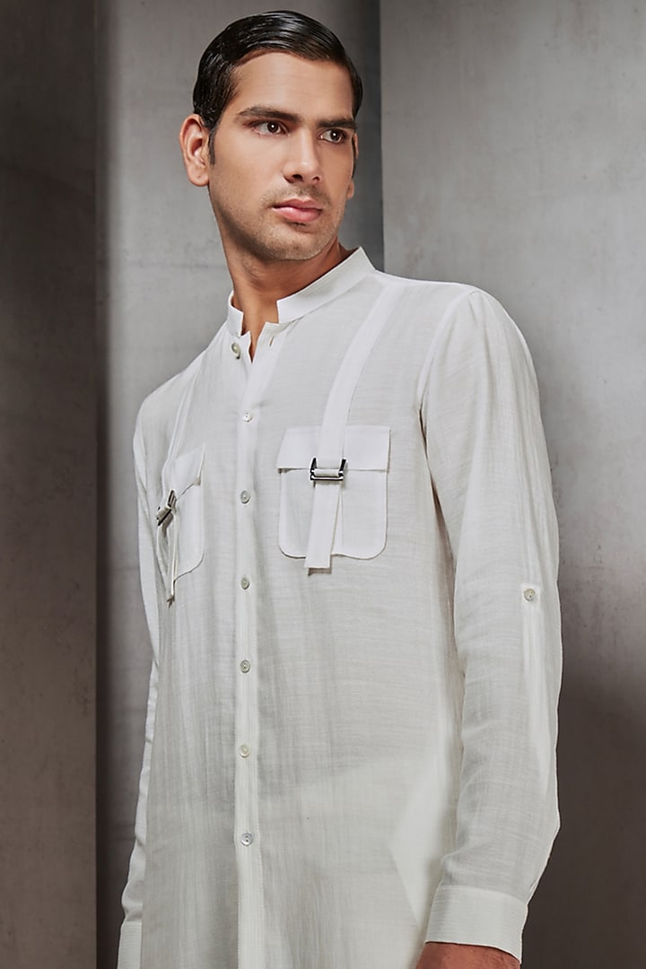 White Linen Shirt Kurta by Rohit Gandhi & Rahul Khanna Men at Pernia's Pop Up Shop