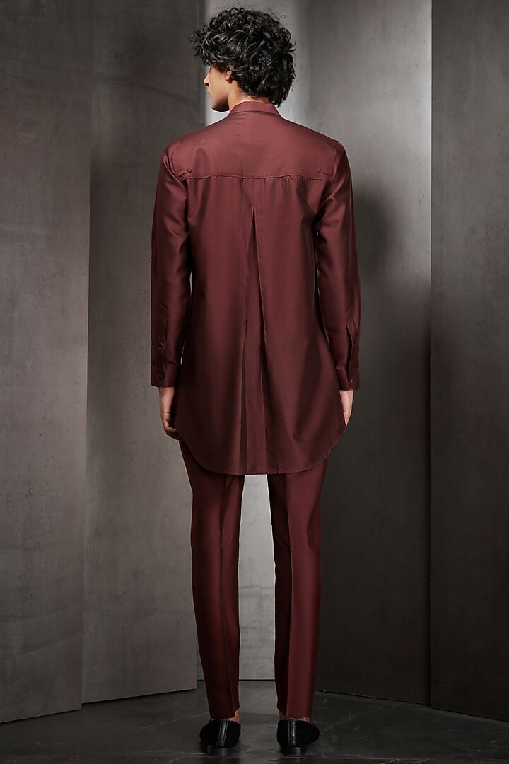 Maroon Chanderi Tussar Shirt Kurta by Rohit Gandhi & Rahul Khanna Men at Pernia's Pop Up Shop