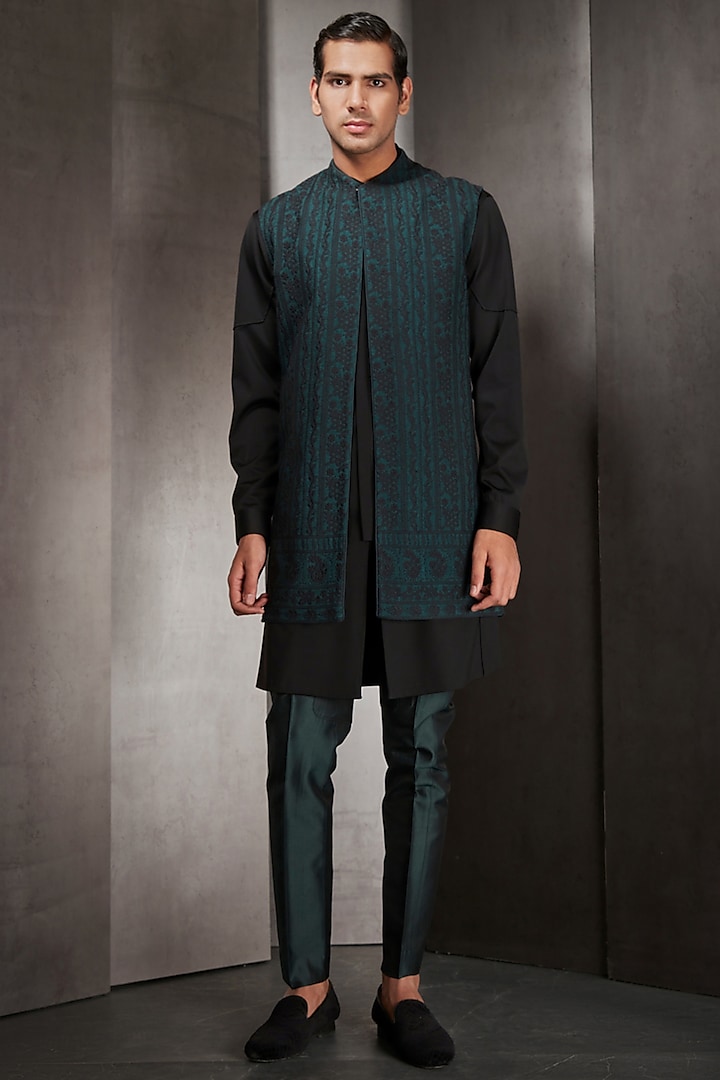 Emerald Green Embroidered Long Bundi Jacket by Rohit Gandhi & Rahul Khanna Men