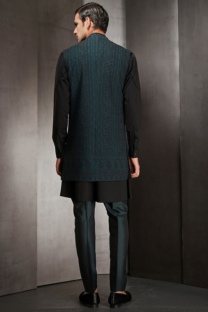 Emerald Green Cotton Silk Chikankari Embroidered Bundi Jacket by Rohit Gandhi & Rahul Khanna Men at Pernia's Pop Up Shop