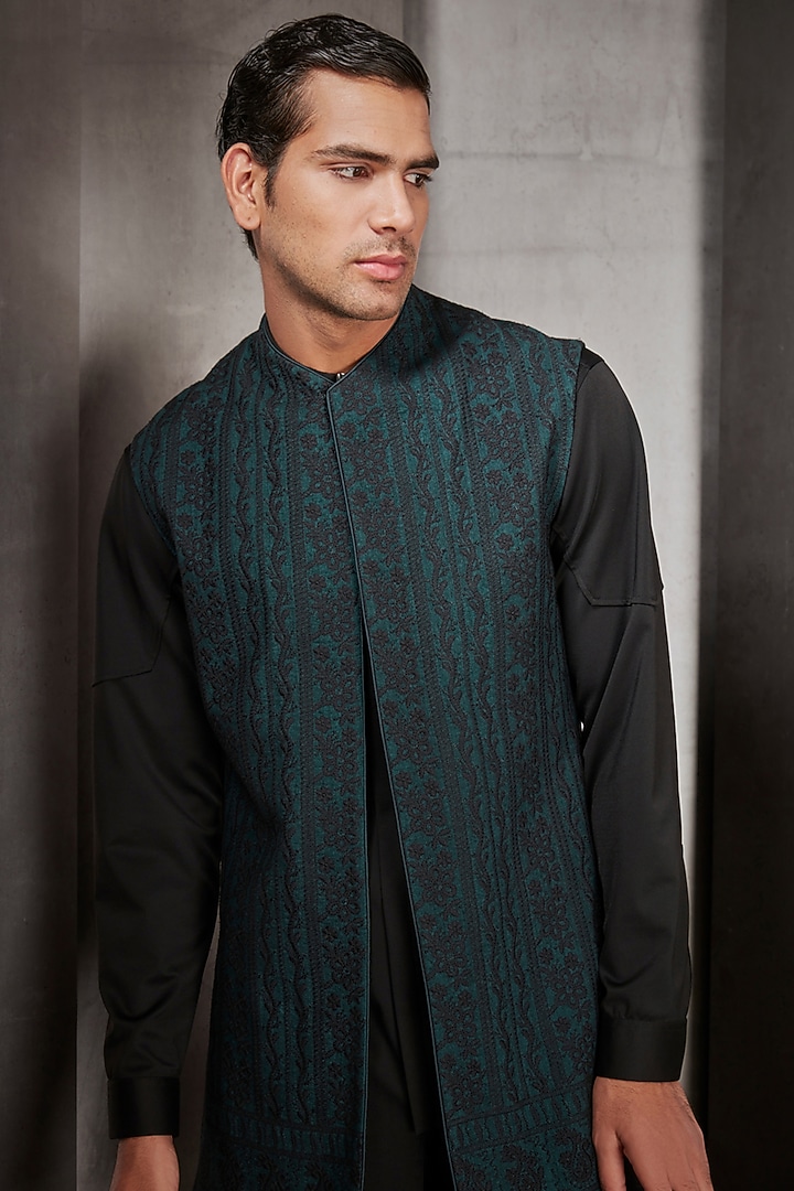 Emerald Green Cotton Silk Chikankari Embroidered Bundi Jacket by Rohit Gandhi & Rahul Khanna Men at Pernia's Pop Up Shop