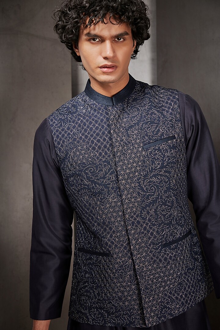 Navy Blue Cotton Silk Zari Embroidered Bundi Jacket by Rohit Gandhi & Rahul Khanna Men at Pernia's Pop Up Shop