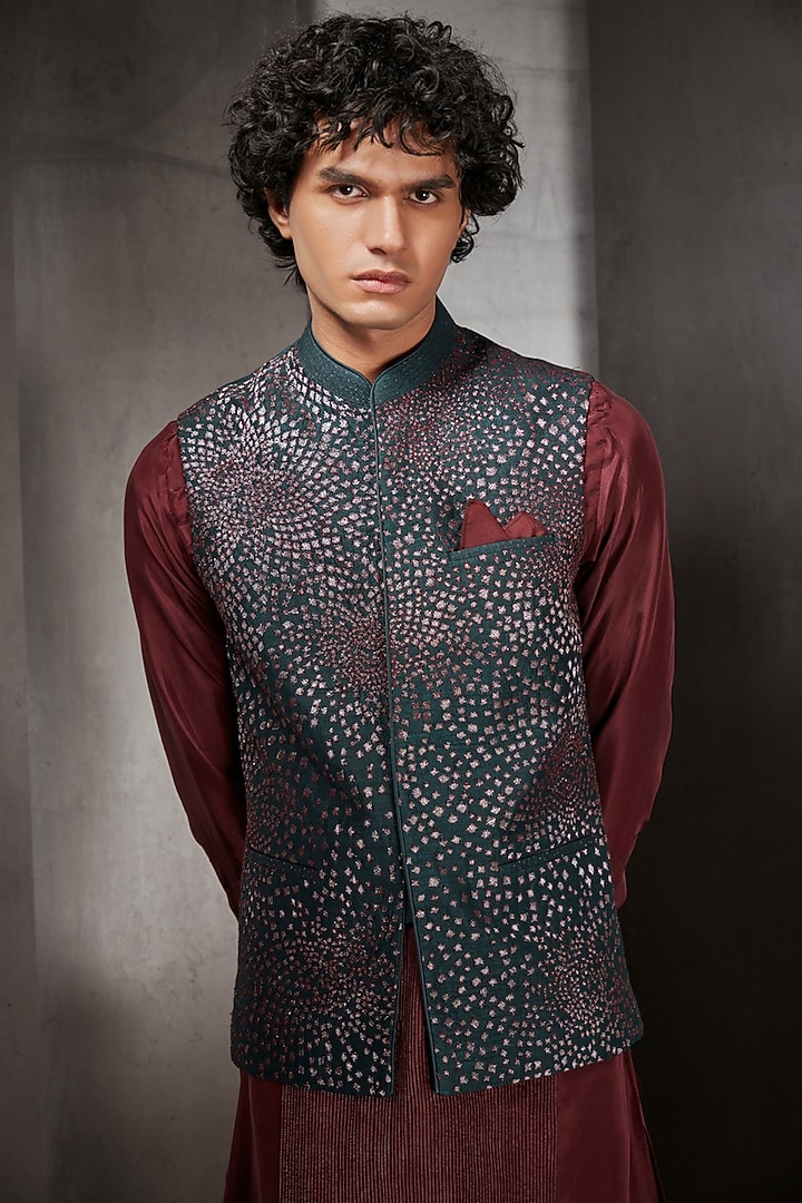 Evergreen Silk Printed & Embroidered Bundi Jacket by Rohit Gandhi & Rahul Khanna Men at Pernia's Pop Up Shop
