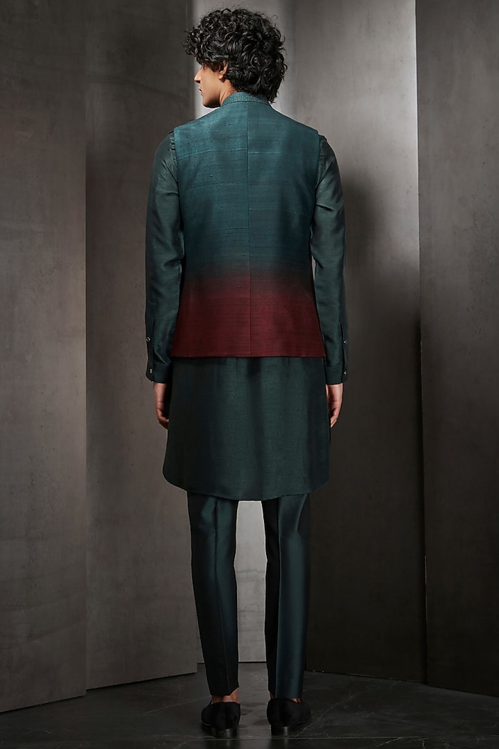 Emerald Green & Maroon Ombre Silk Thread Embroidered Bundi Jacket by Rohit Gandhi & Rahul Khanna Men at Pernia's Pop Up Shop