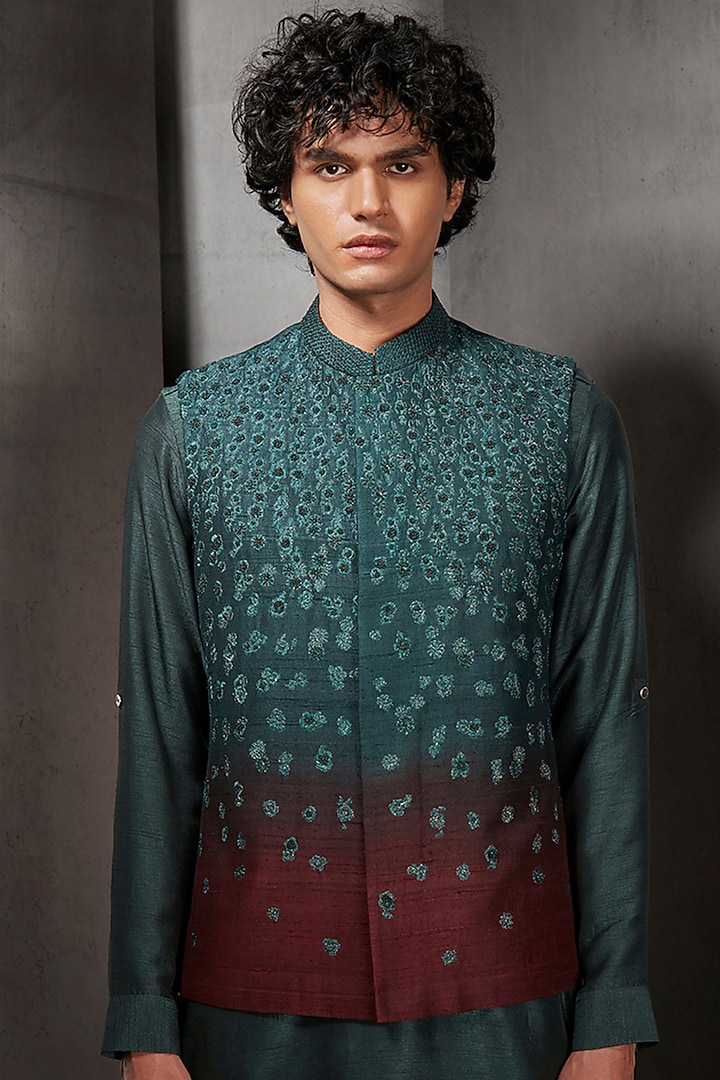 Emerald Green & Maroon Ombre Silk Thread Embroidered Bundi Jacket by Rohit Gandhi & Rahul Khanna Men at Pernia's Pop Up Shop