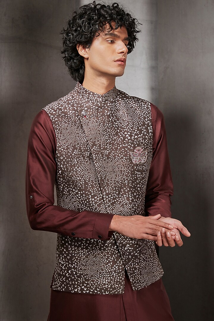 Walnut Black Silk Mosaic Printed Bundi Jacket by Rohit Gandhi & Rahul Khanna Men at Pernia's Pop Up Shop