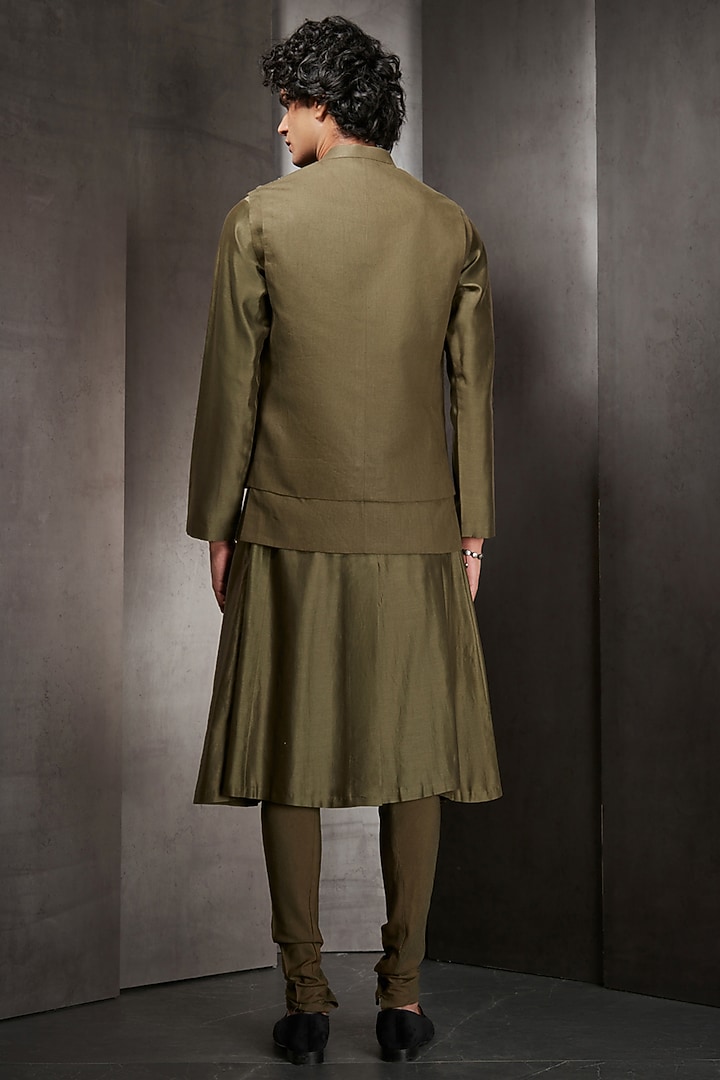Olive Green Linen Thread Embroidered Bundi Jacket by Rohit Gandhi & Rahul Khanna Men at Pernia's Pop Up Shop