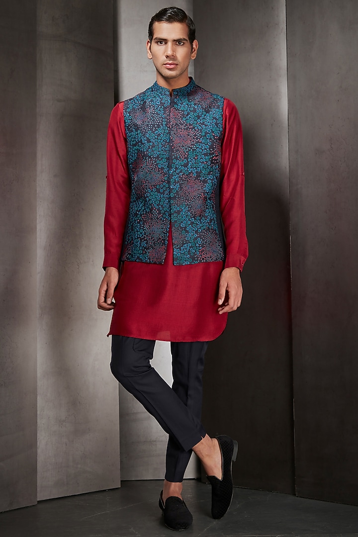 Blue Lagoon & Maroon Silk Thread Embroidered Bundi Jacket by Rohit Gandhi & Rahul Khanna Men at Pernia's Pop Up Shop