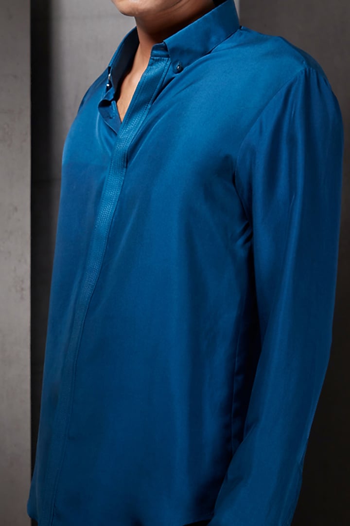 Aster Blue Resham Embroidered Party Wear Shirt by Rohit Gandhi & Rahul Khanna Men at Pernia's Pop Up Shop