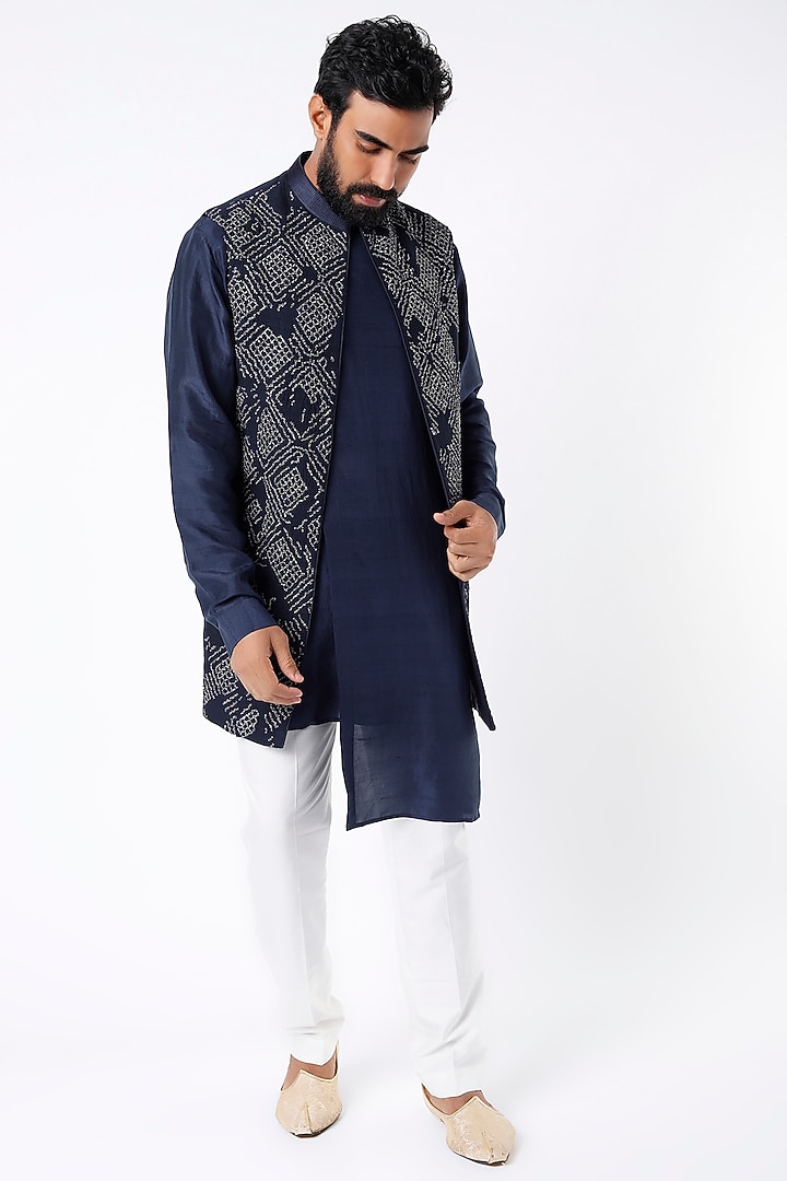 Navy Blue Cotton Linen Printed & Embroidered Bundi Jacket by Rohit Gandhi & Rahul Khanna Men at Pernia's Pop Up Shop