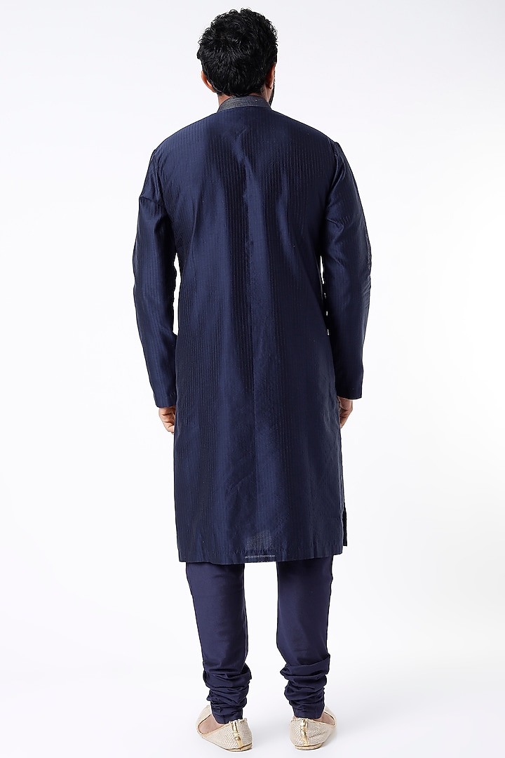 Navy Embroidered Kurta by Rohit Gandhi & Rahul Khanna Men at Pernia's Pop Up Shop