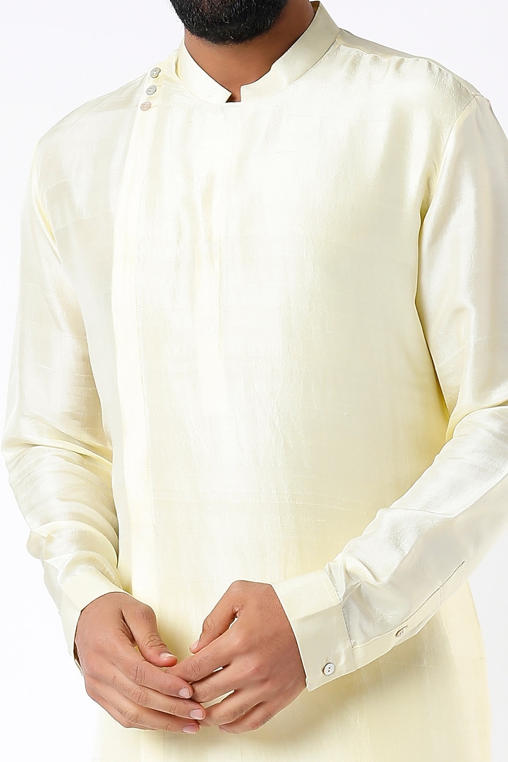 Duck-Egg Silk Kurta Set by Rohit Gandhi & Rahul Khanna Men at Pernia's Pop Up Shop