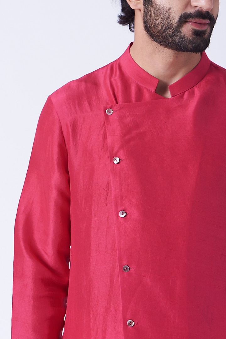 Cherry Tomato Red Silk Asymmetrical Kurta Set by Rohit Gandhi & Rahul Khanna Men at Pernia's Pop Up Shop