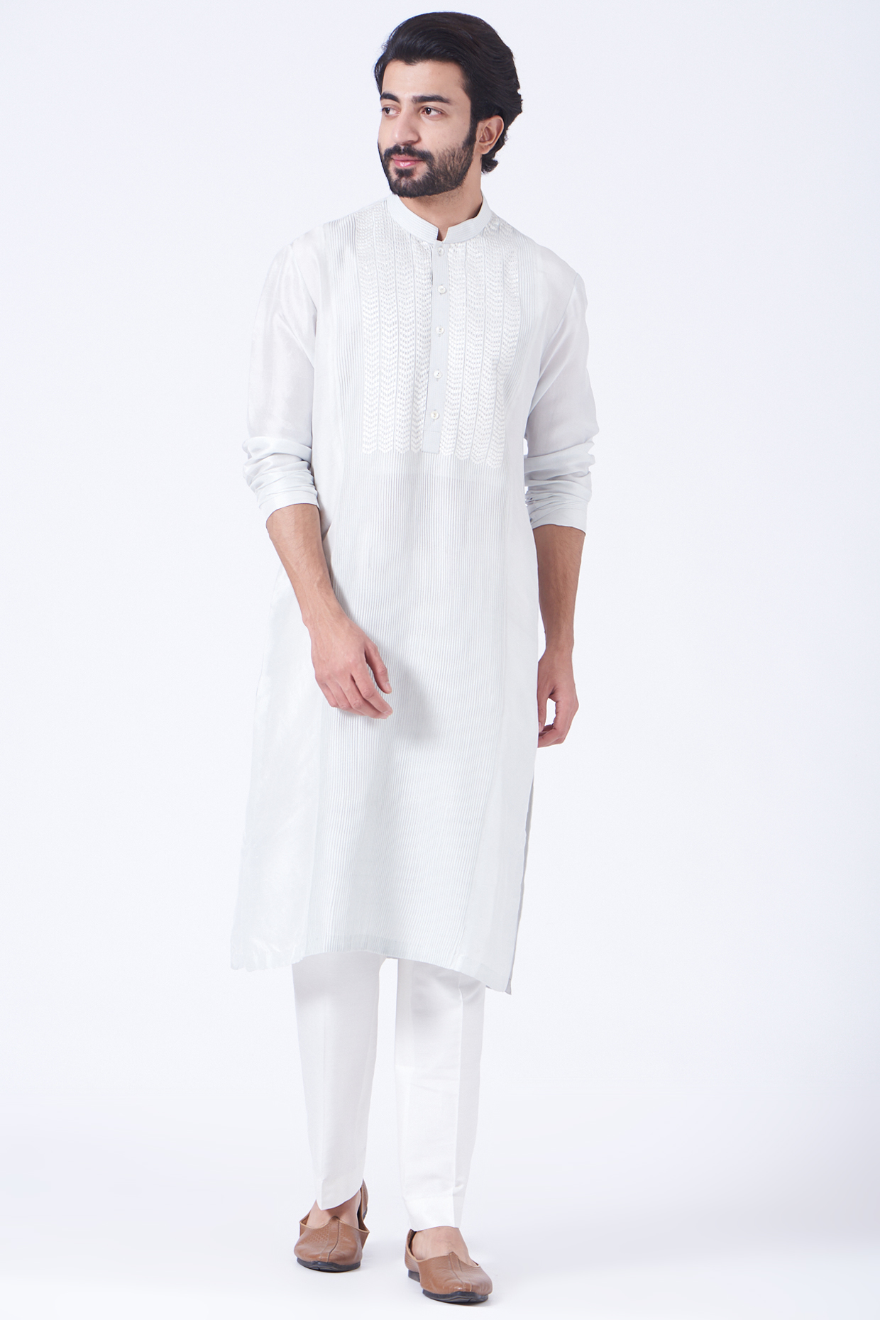 White Embroidered Kurta Set by Rohit Gandhi & Rahul Khanna Men at Pernia's Pop Up Shop