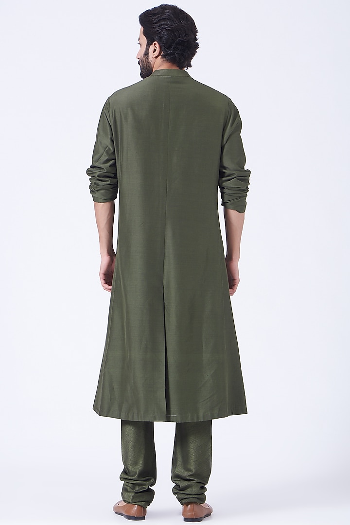 Olive Chanderi A-Line Kurta Set by Rohit Gandhi & Rahul Khanna Men at Pernia's Pop Up Shop