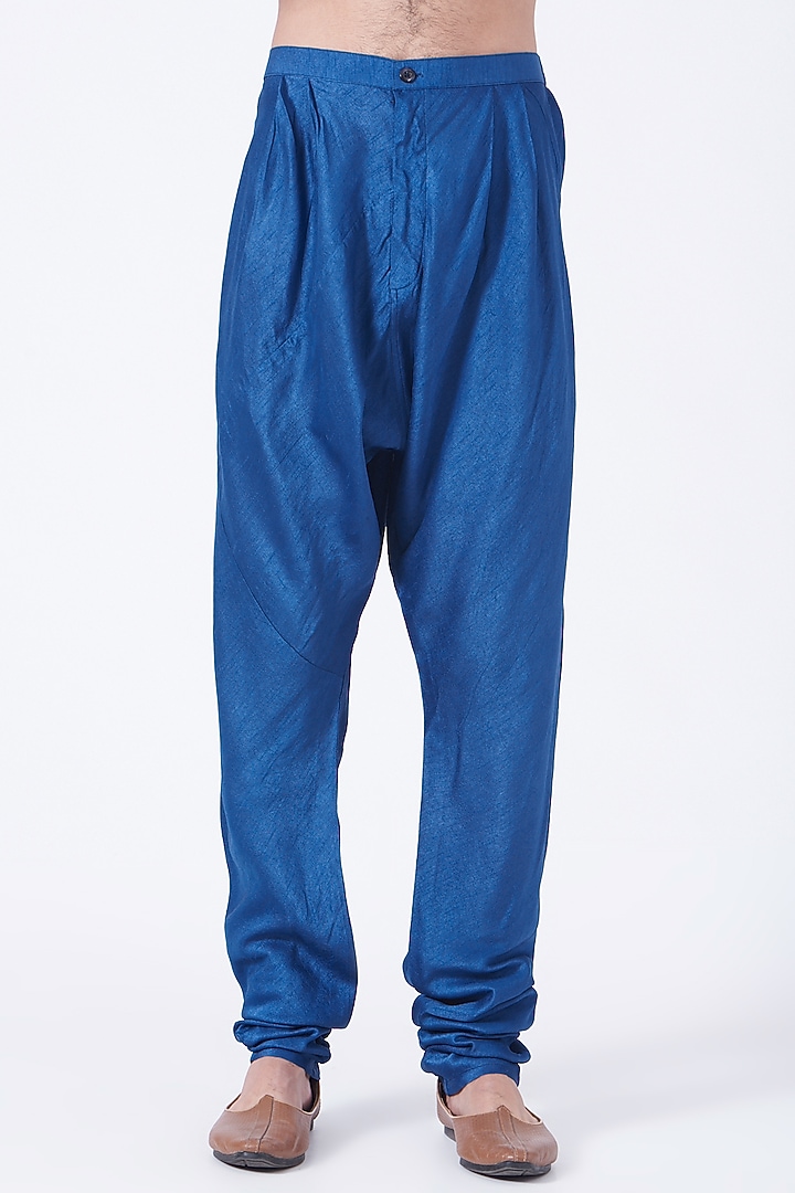Cobalt Blue Embroidered Kurta Set by Rohit Gandhi & Rahul Khanna Men at Pernia's Pop Up Shop