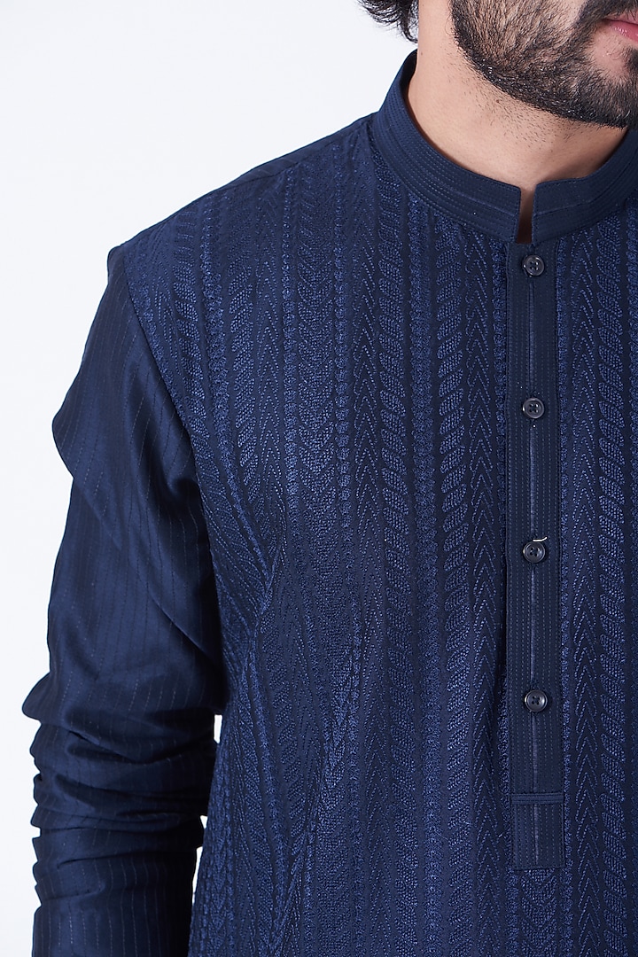 Navy Blue Embroidered Kurta Set by Rohit Gandhi & Rahul Khanna Men at Pernia's Pop Up Shop