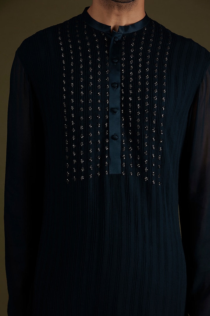 Navy Blue Cotton Silk Embroidered Kurta Set by Rohit Gandhi & Rahul Khanna Men at Pernia's Pop Up Shop