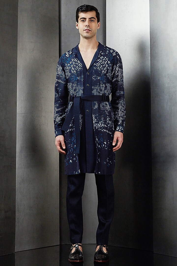 Dark Blue Gusted Cotton Digital Printed Kurta by Rohit Gandhi & Rahul Khanna Men at Pernia's Pop Up Shop
