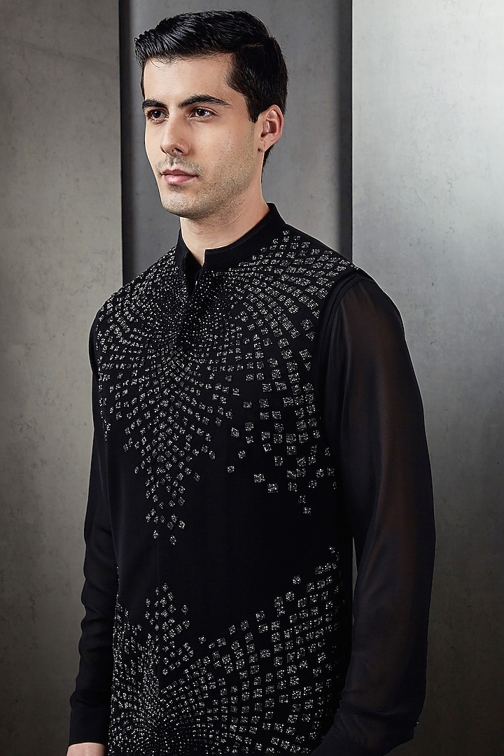 Black Suiting Bead Embroidered Bundi Jacket by Rohit Gandhi & Rahul Khanna Men at Pernia's Pop Up Shop