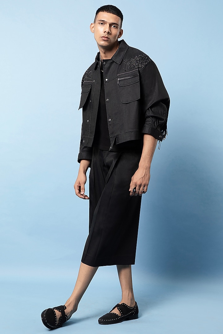 Black Linen Embroidered Jacket by Rohit Gandhi & Rahul Khanna Men at Pernia's Pop Up Shop