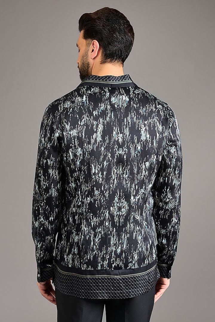 Black & White Crepe Printed Wedding Shirt by Rohit Gandhi & Rahul Khanna Men at Pernia's Pop Up Shop