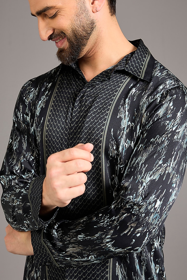 Black & White Crepe Printed Wedding Shirt by Rohit Gandhi & Rahul Khanna Men at Pernia's Pop Up Shop