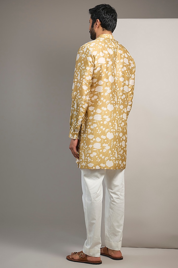Mustard Viscose Blend Printed Short Kurta by Rohit Gandhi & Rahul Khanna Men at Pernia's Pop Up Shop
