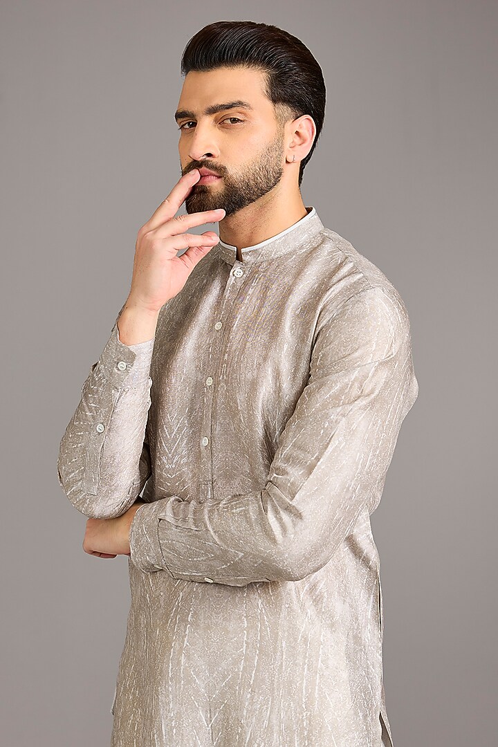 Dull Rose Gusseted Cotton Printed Kurta by Rohit Gandhi & Rahul Khanna Men at Pernia's Pop Up Shop