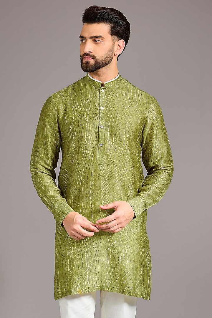 Green Gusseted Cotton Geometric Printed Kurta by Rohit Gandhi & Rahul Khanna Men at Pernia's Pop Up Shop