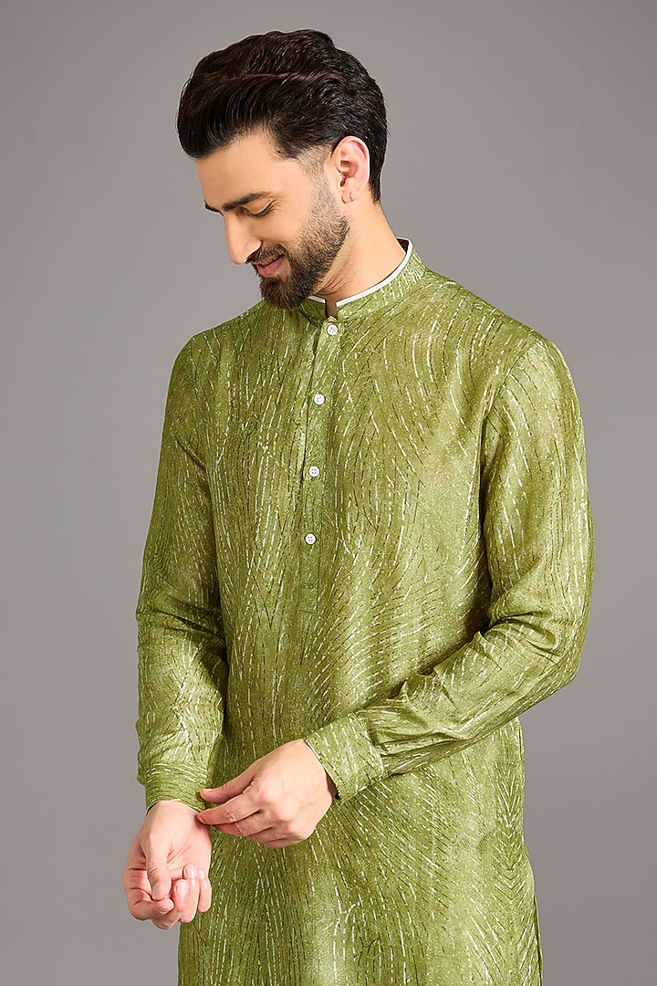 Green Gusseted Cotton Geometric Printed Kurta by Rohit Gandhi & Rahul Khanna Men at Pernia's Pop Up Shop