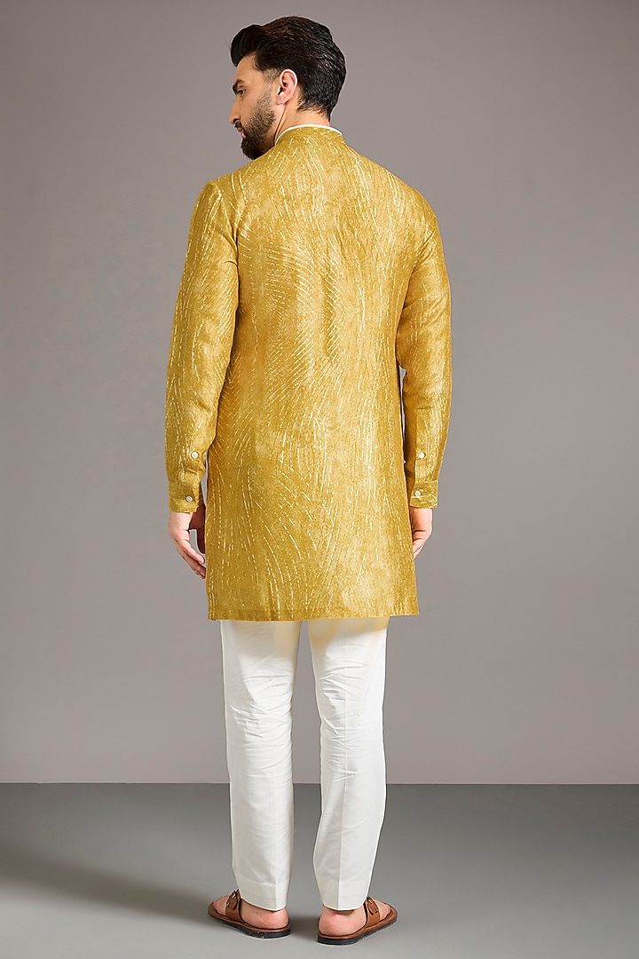Mustard Gusseted Cotton Printed Kurta by Rohit Gandhi & Rahul Khanna Men at Pernia's Pop Up Shop