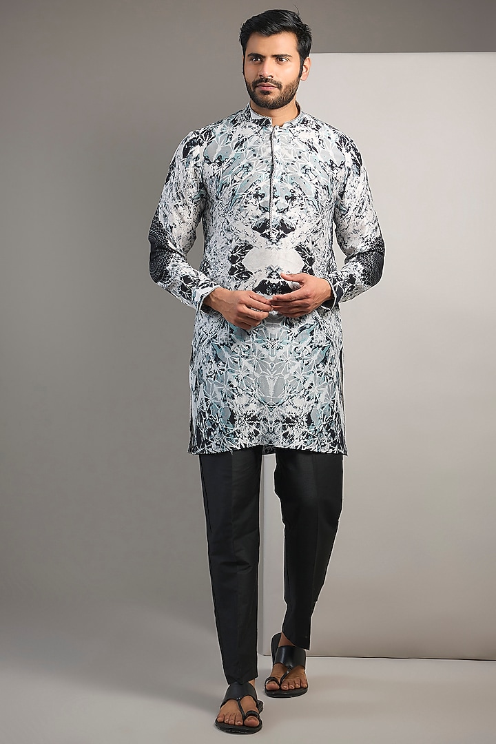 Black & White Viscose Printed Short Kurta by Rohit Gandhi & Rahul Khanna Men at Pernia's Pop Up Shop