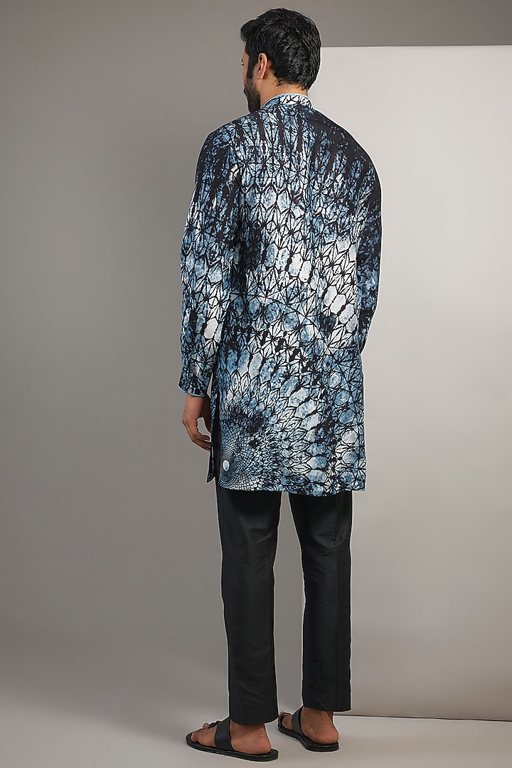 Navy Viscose Printed Short Kurta by Rohit Gandhi & Rahul Khanna Men at Pernia's Pop Up Shop