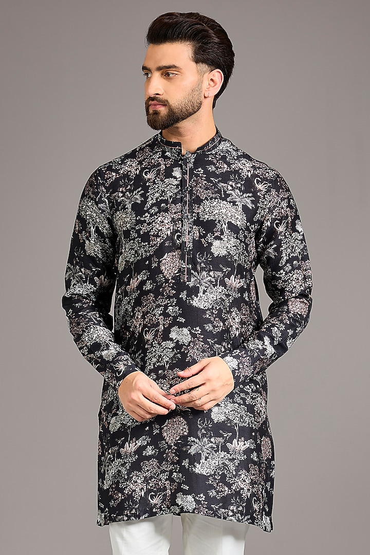 Black Gusseted Cotton Printed Kurta by Rohit Gandhi & Rahul Khanna Men at Pernia's Pop Up Shop