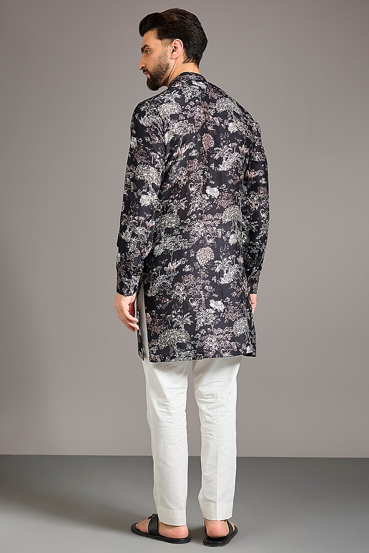 Black Gusseted Cotton Printed Kurta by Rohit Gandhi & Rahul Khanna Men at Pernia's Pop Up Shop