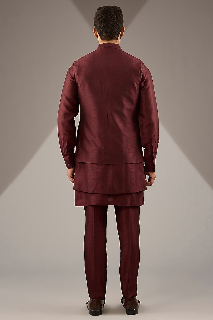 Maroon Silk Embroidered Nehru Jacket Set by Rohit Gandhi & Rahul Khanna Men at Pernia's Pop Up Shop
